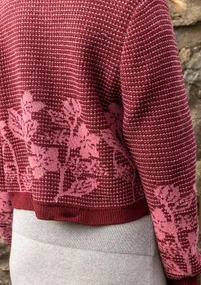 Geblümte Strickjacke „Hildur“ aus Wolle - granatapfel-melange