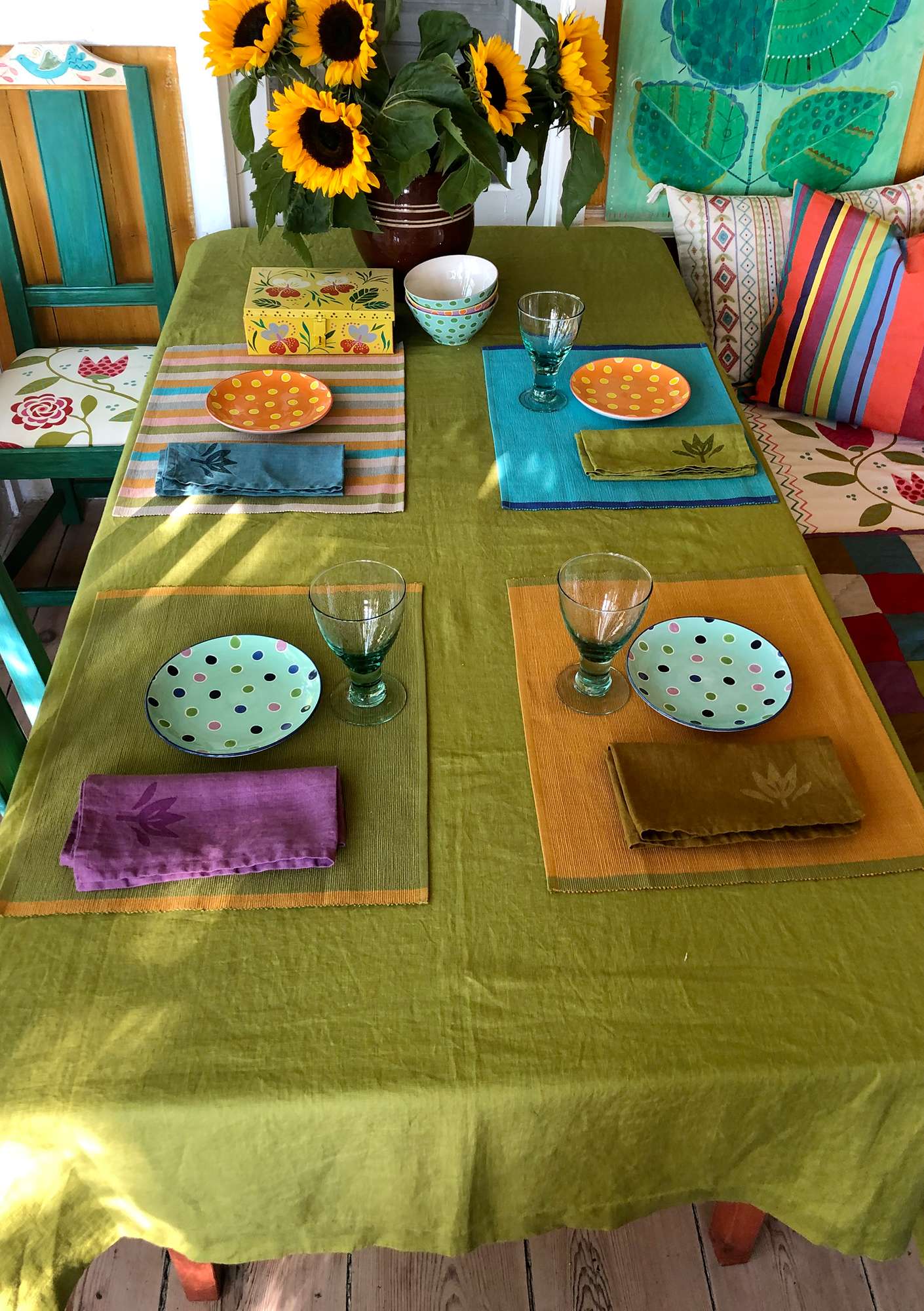 Washed linen tablecloth avocado