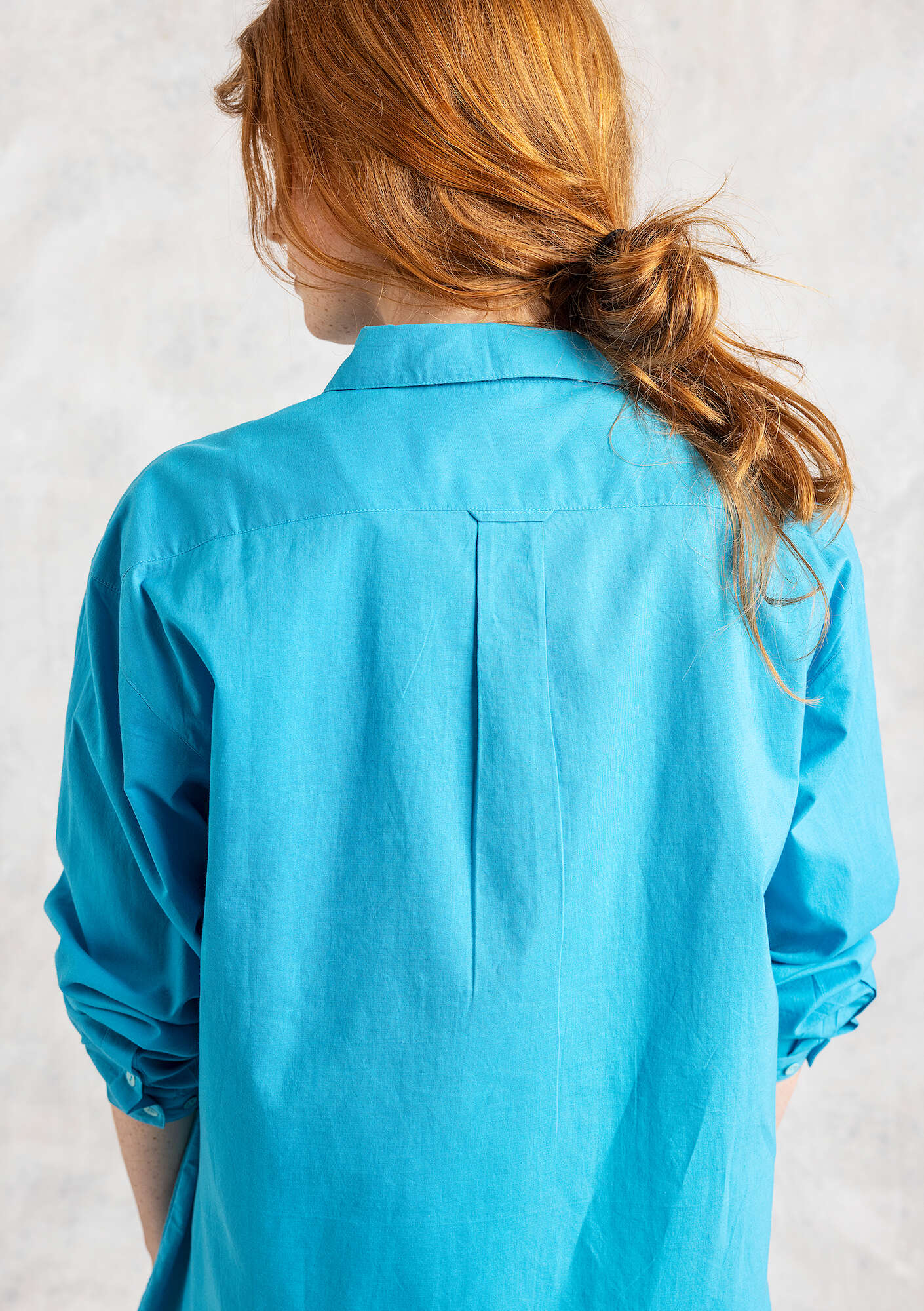 Oversized “Hi” woven shirt in organic cotton lagoon blue thumbnail