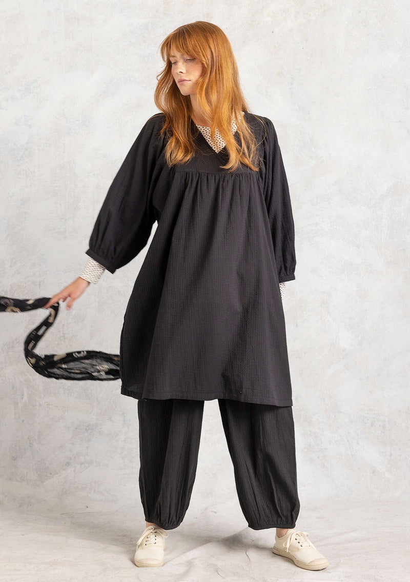 “Hilda” woven dress in organic cotton black