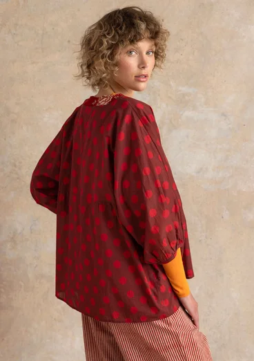 “Tindra” woven organic cotton blouse - dark agate red/patterned