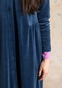 Robe boutonnée en velours de coton biologique/polyester recyclé - bleu Pacifique