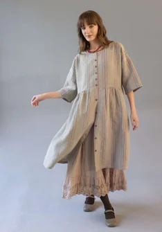 Gestreiftes oder einfarbiges Knopfleistenkleid „Sylvi“ aus Leinen - dunkelnatur-gestreift