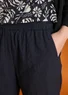 Woven pants in organic cotton dobby1 (black M)