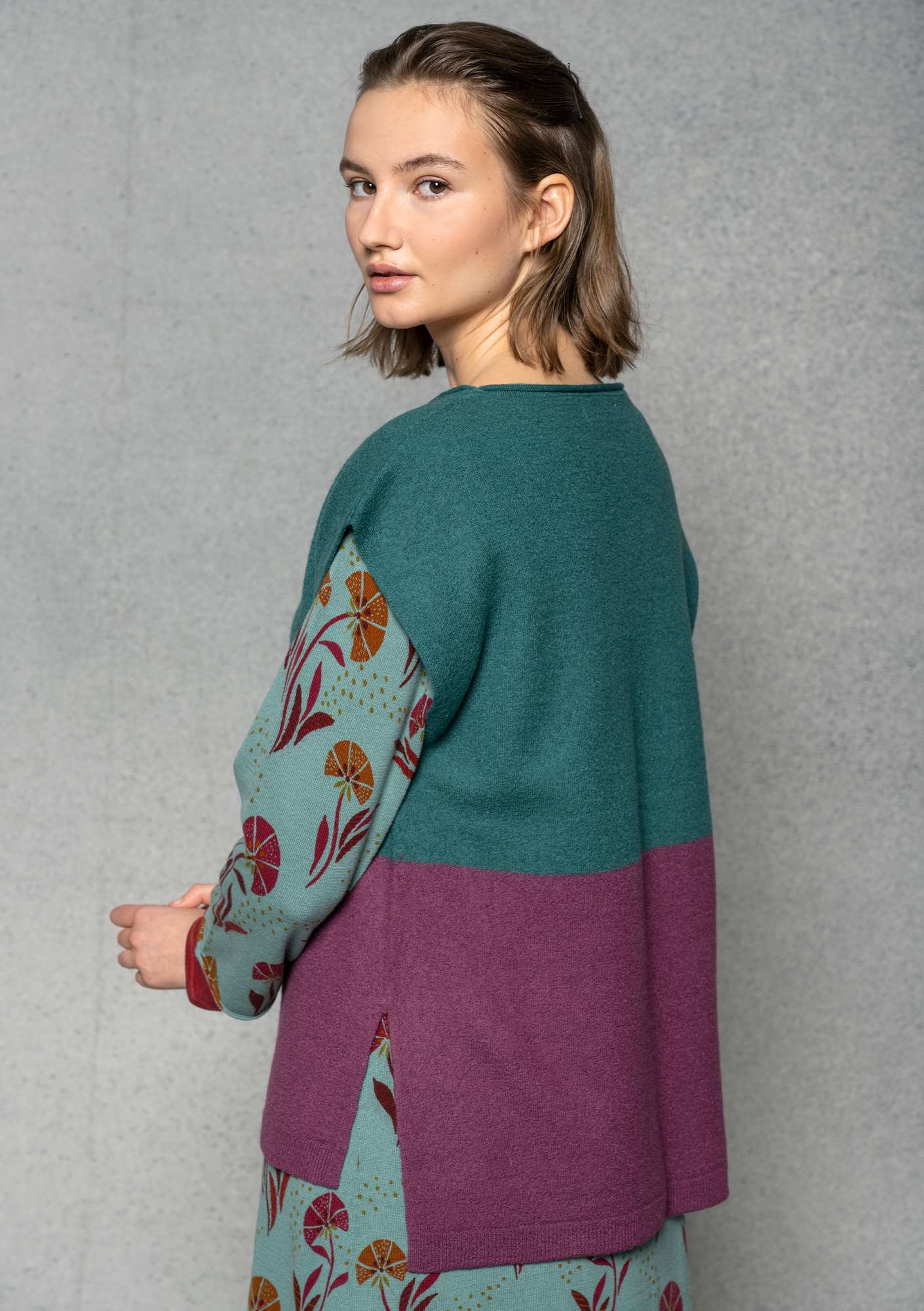 Knit vest in organic wool peacock green/grape thumbnail