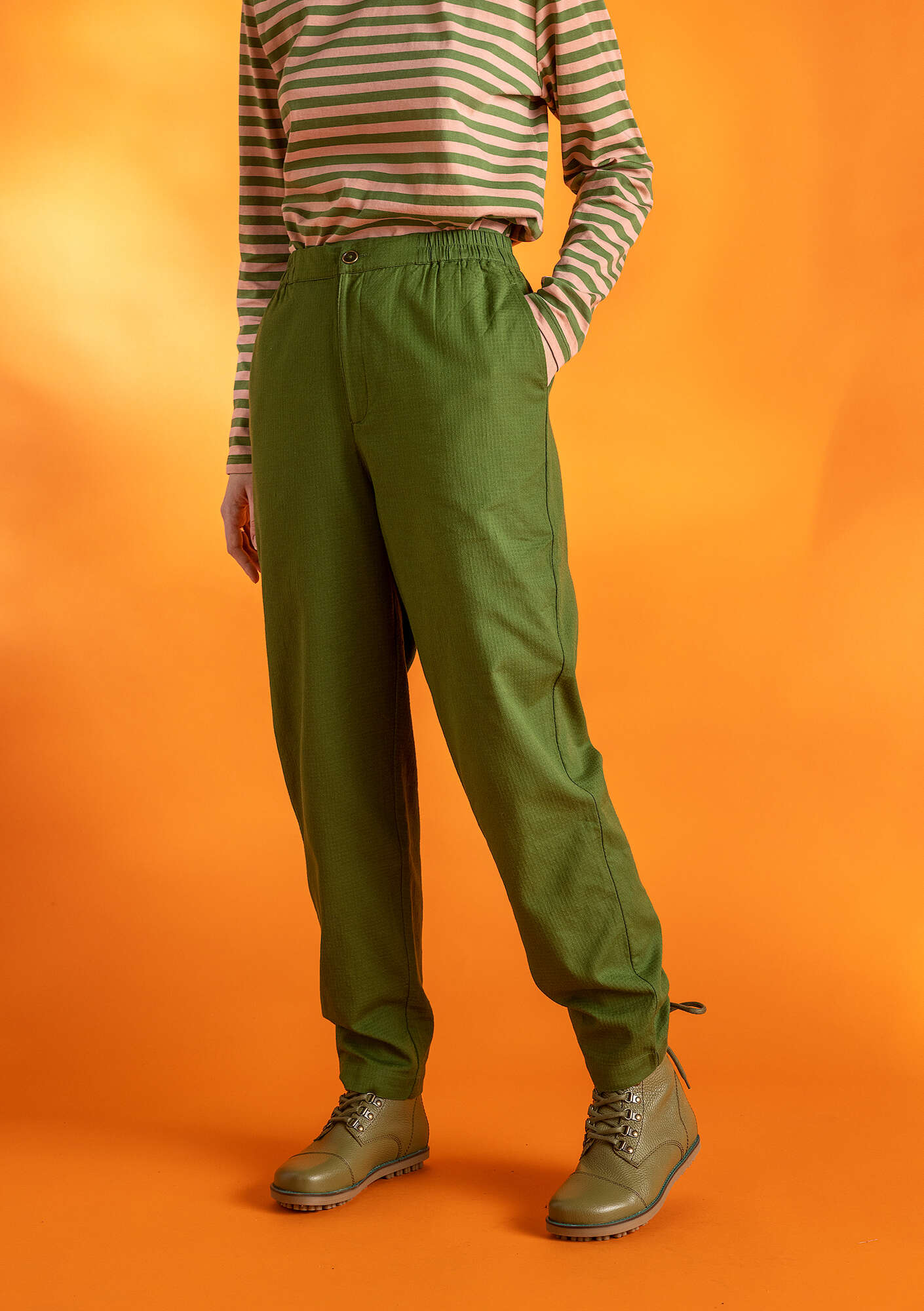 Woven fabric trousers grass green
