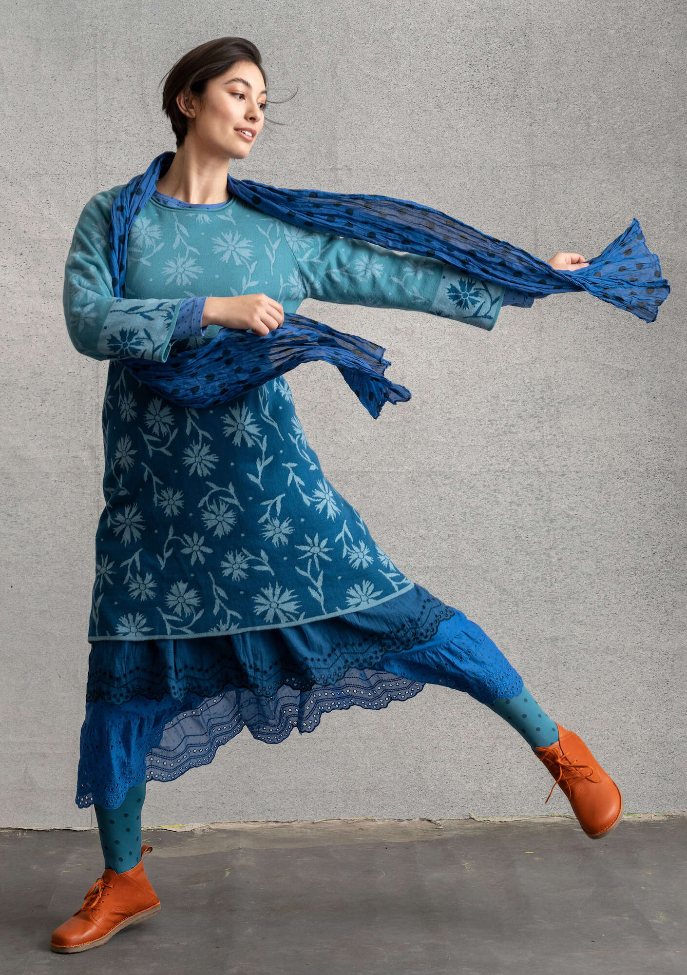 Leia tunic in a soft knit fabric indigofera