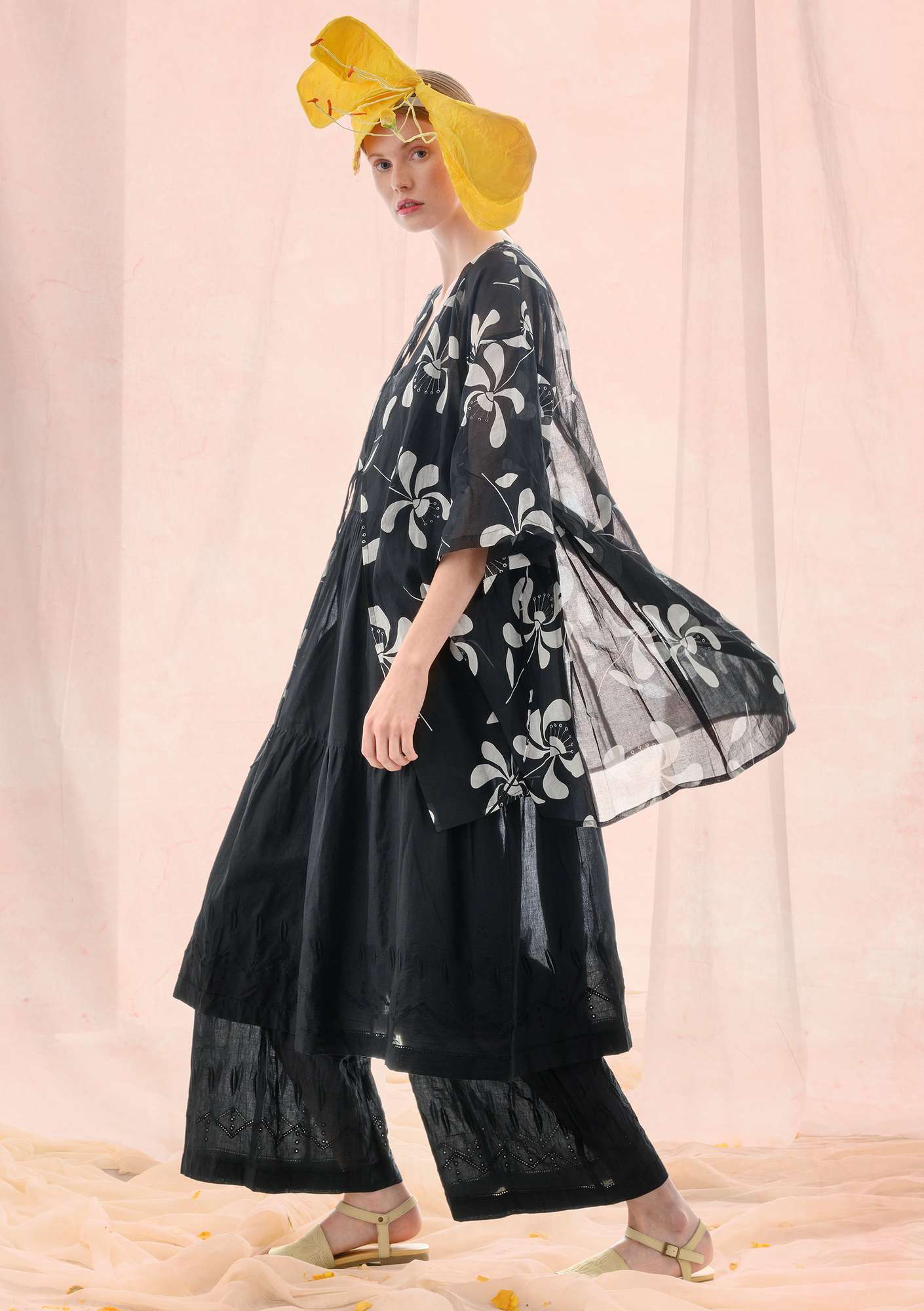 Kimono  Klematis  en coton noir thumbnail