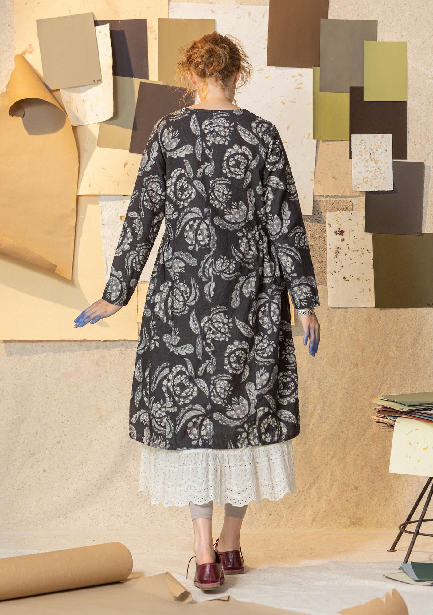 “Herbarium” dress in woven organic cotton/linen ash grey