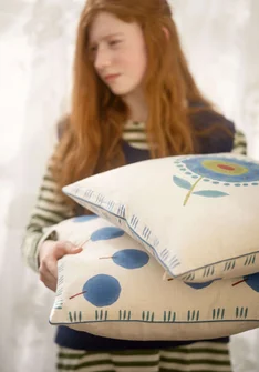 “Tulipanaros” block-printed cushion cover in organic cotton - paris blue