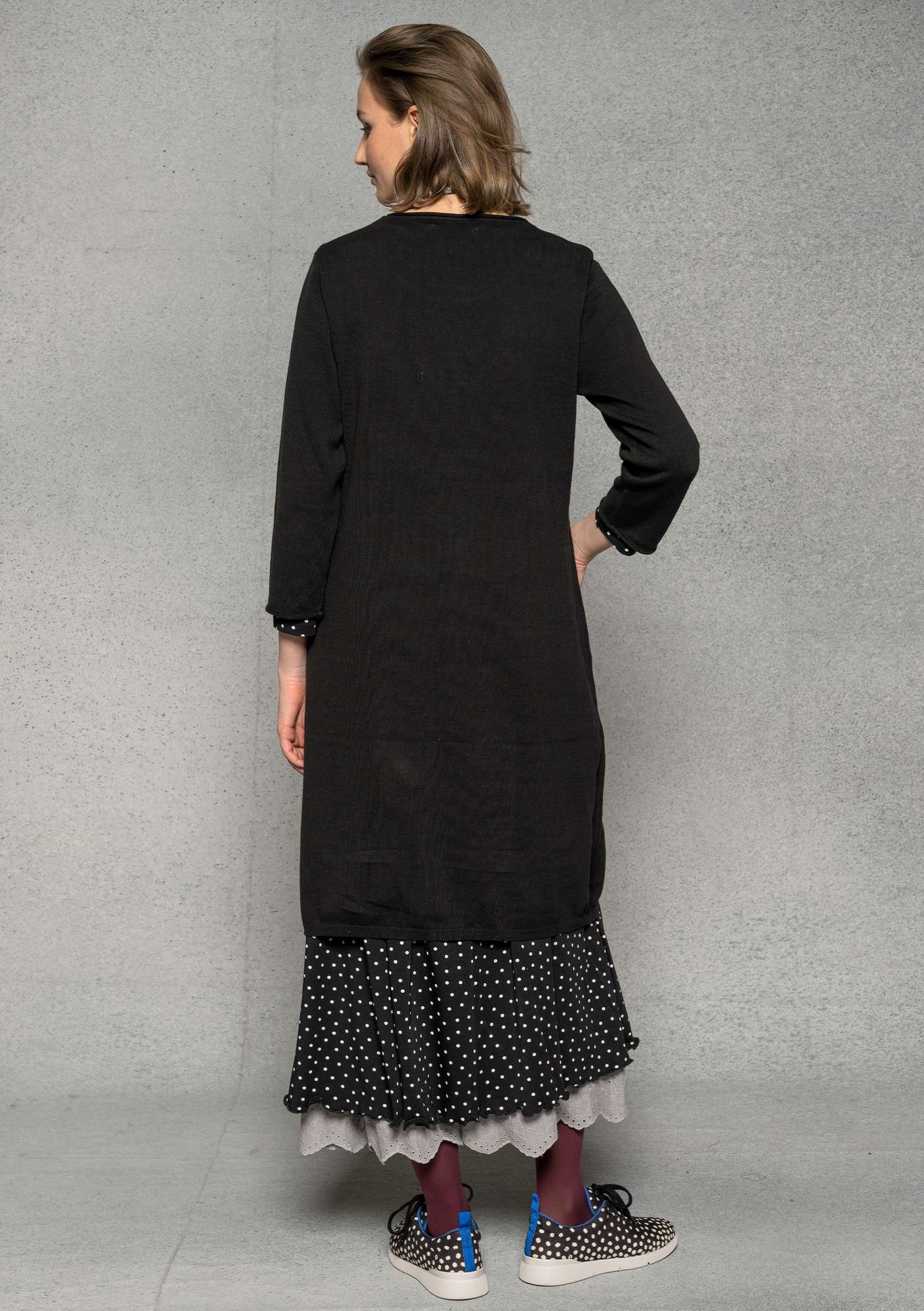 Strikket kjole «Mosippa» i resirkulert bomull svart thumbnail