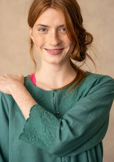 “Amisha” embroidered dress in a woven blend of organic cotton and linen - artemisia