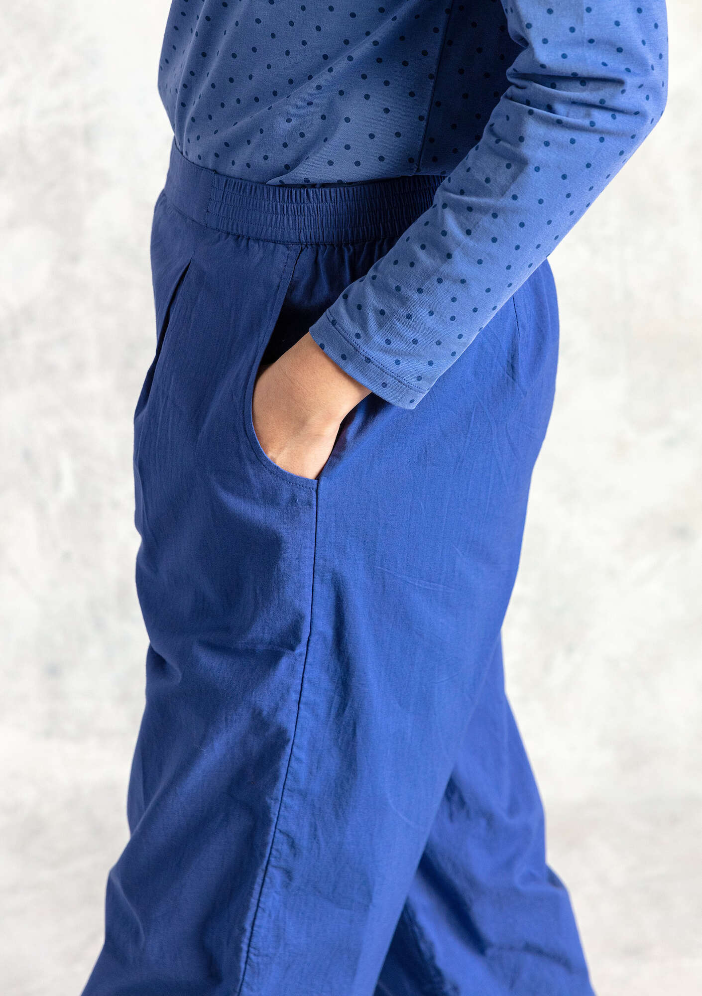 Vævede bukser  Hi  i økologisk bomuld mørk himmelblå