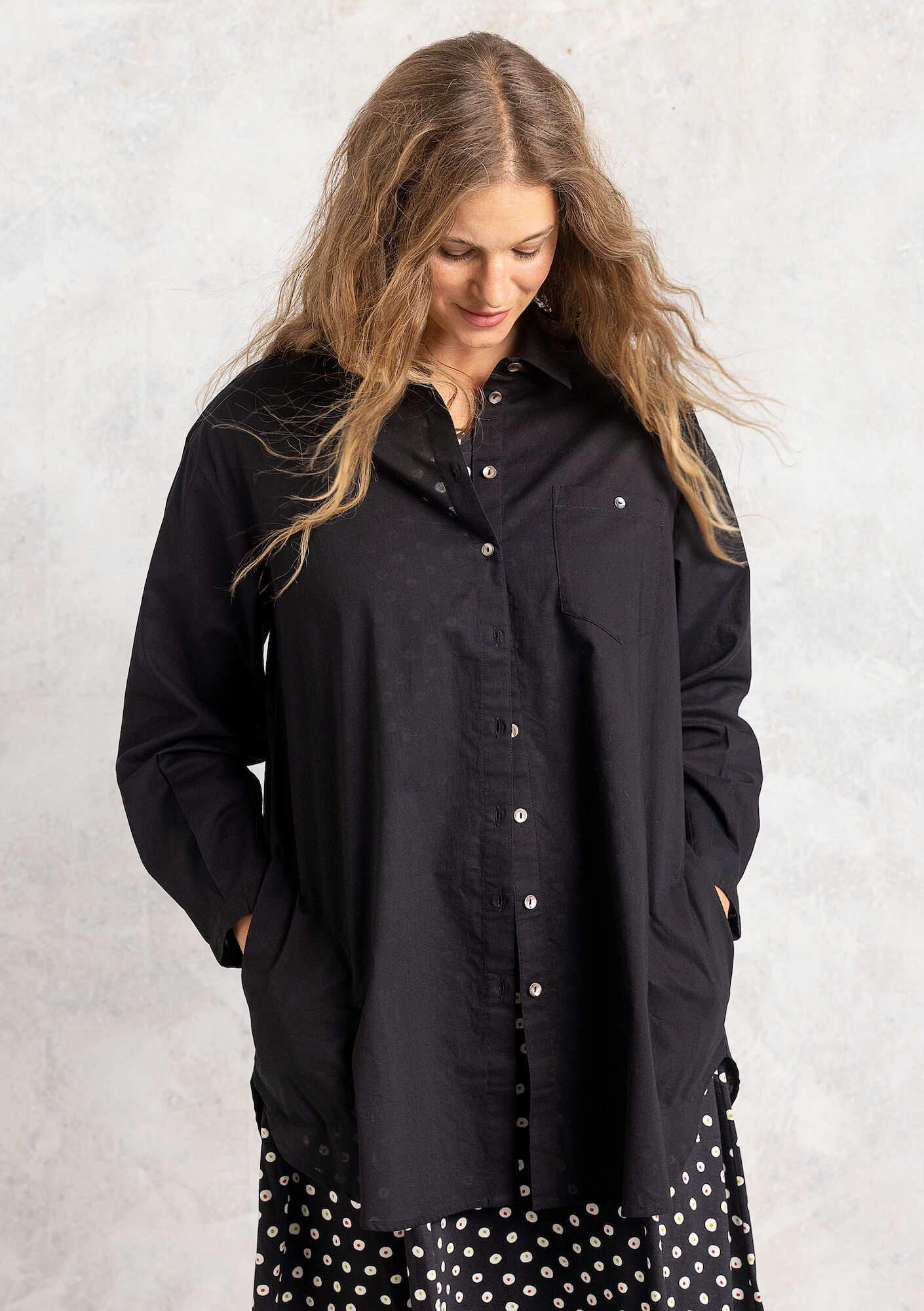 Oversized “Hi” shirt in woven organic cotton black thumbnail