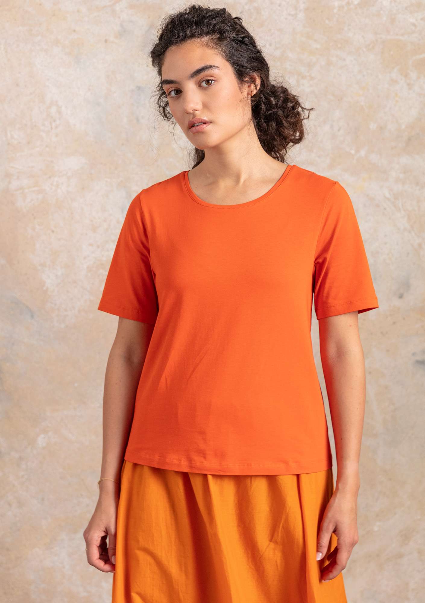 “Iliana” T-shirt in organic cotton/spandex chili thumbnail