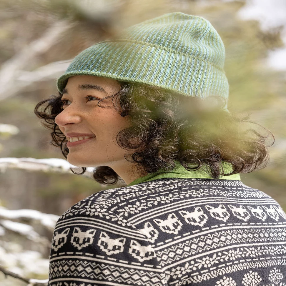 Mütze aus Lammwolle/Bio- und Recycling-Baumwolle - grasgrün-veronagrün