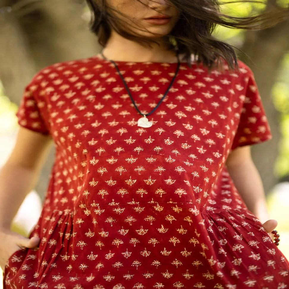 Webkleid „Thistle“ aus Bio-Baumwolle - henna