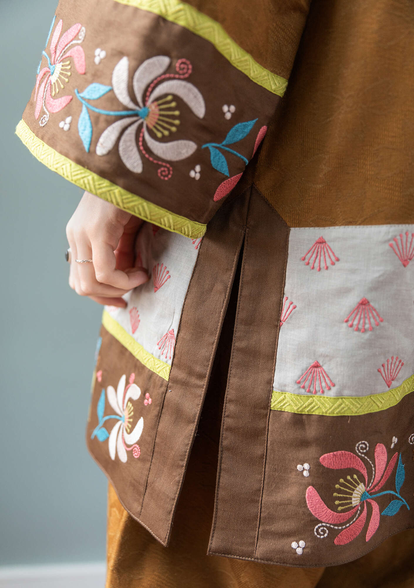 “Mei Lan” jacket in a viscose/cotton/linen blend brass thumbnail