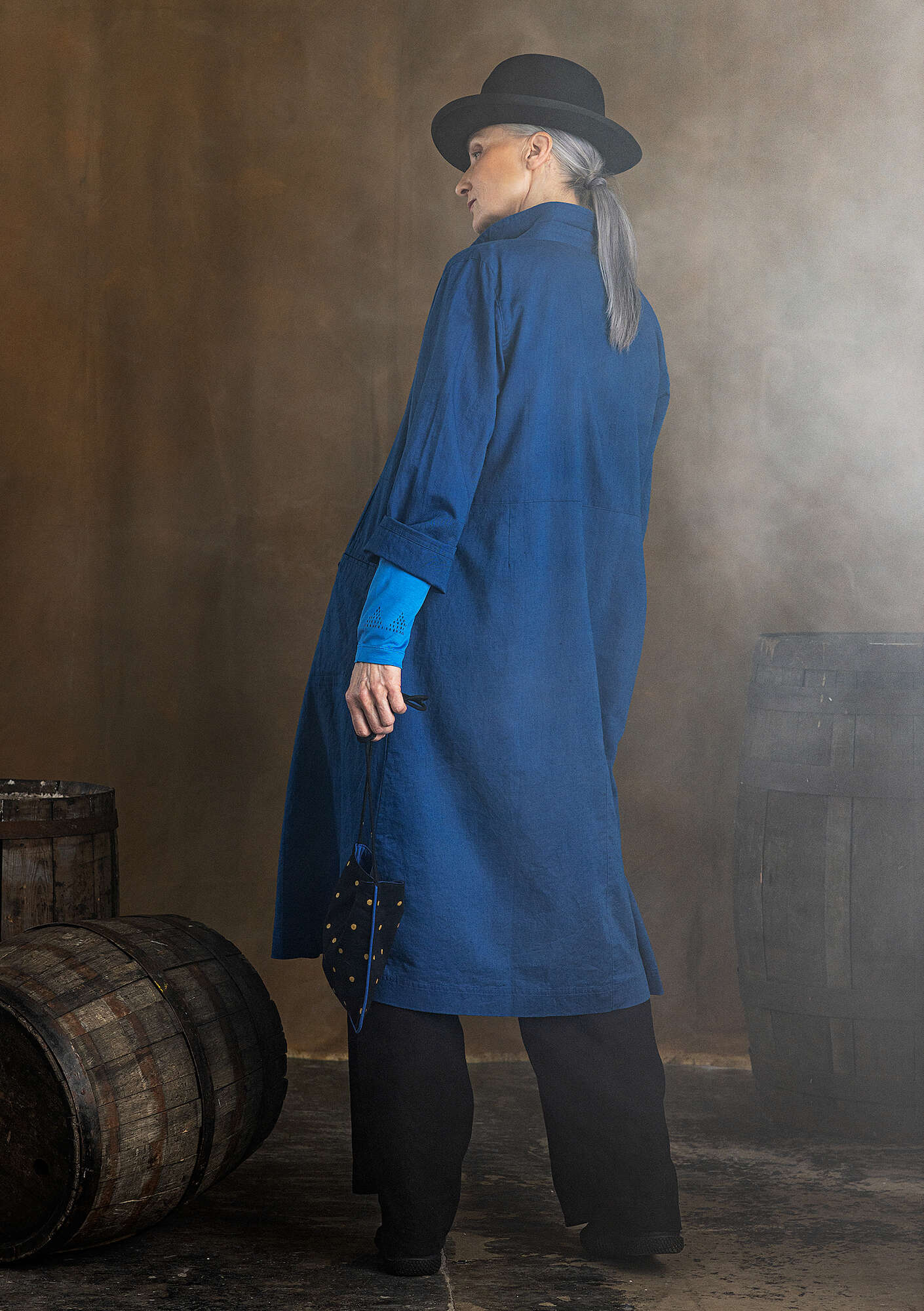 “Earth” dress in woven organic cotton/linen indigo blue