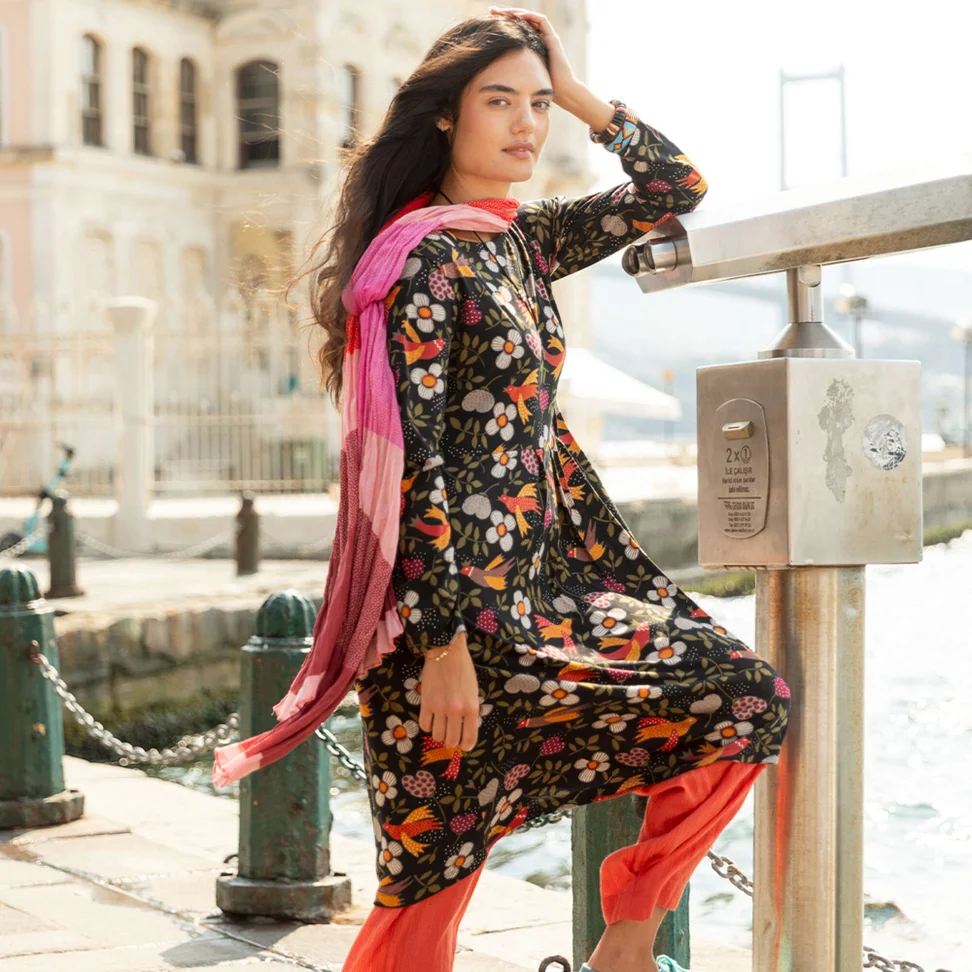 “Vadi” organic cotton/modal jersey dress - black