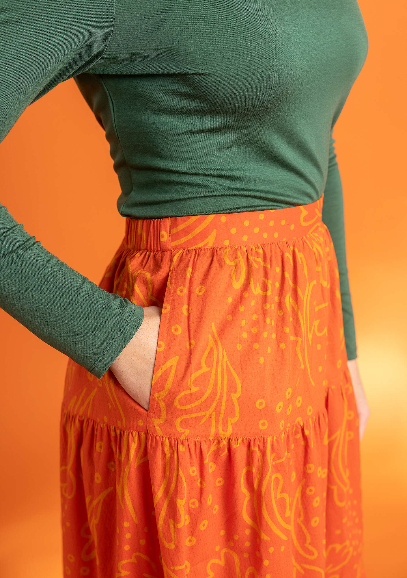 “Irma” woven ruffled skirt in organic cotton chili thumbnail
