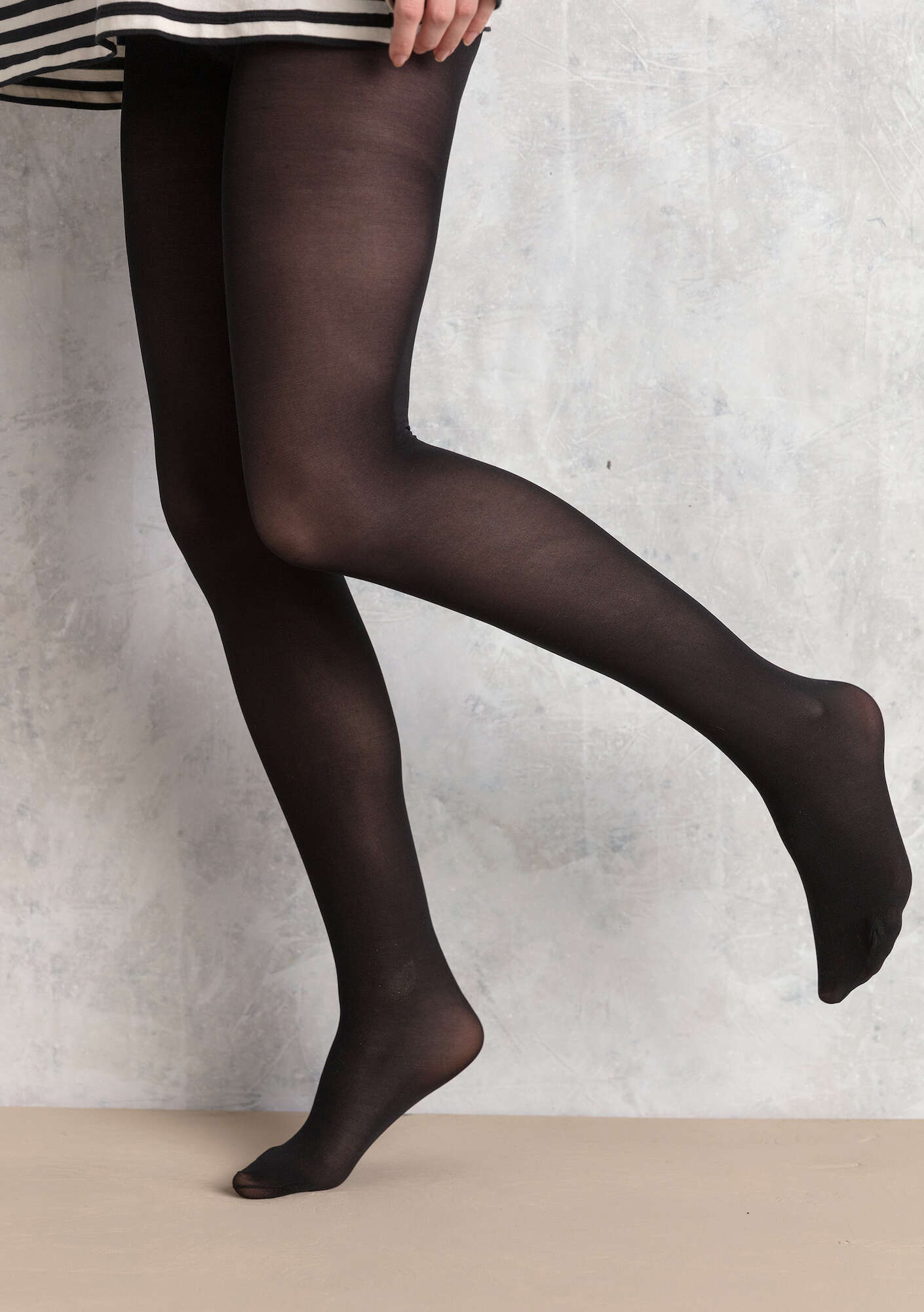 Solid-colored tights in recycled nylon black thumbnail