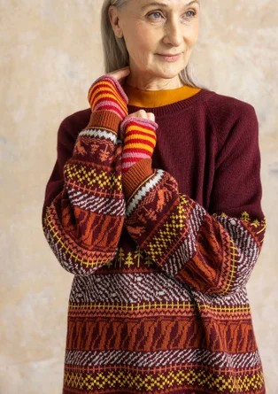 Gemusterter Pullover „Harsprång“ aus Lammwolle/Recycling-Wollgemisch - aubergine