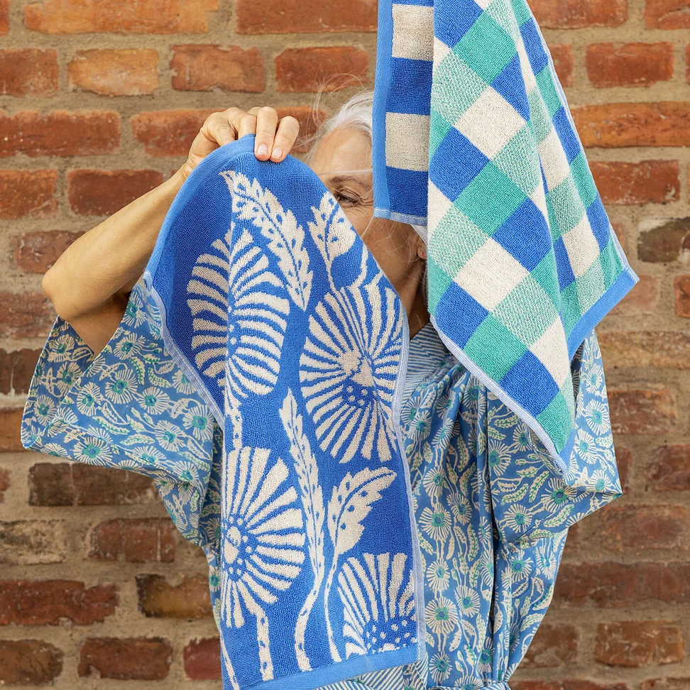 “Poppies” organic cotton guest towel, 2-pack - sea blue