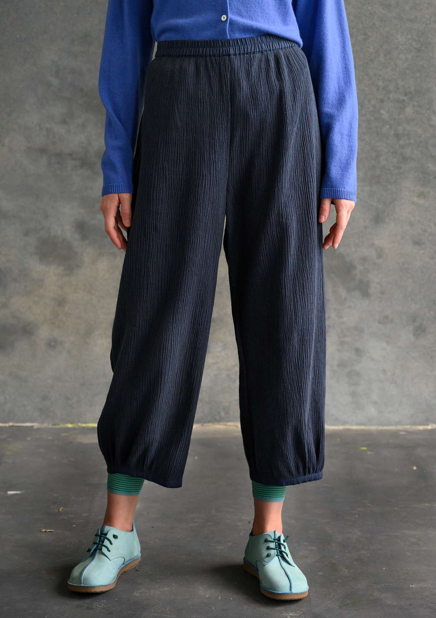 Trousers in organic cotton/linen ink blue thumbnail