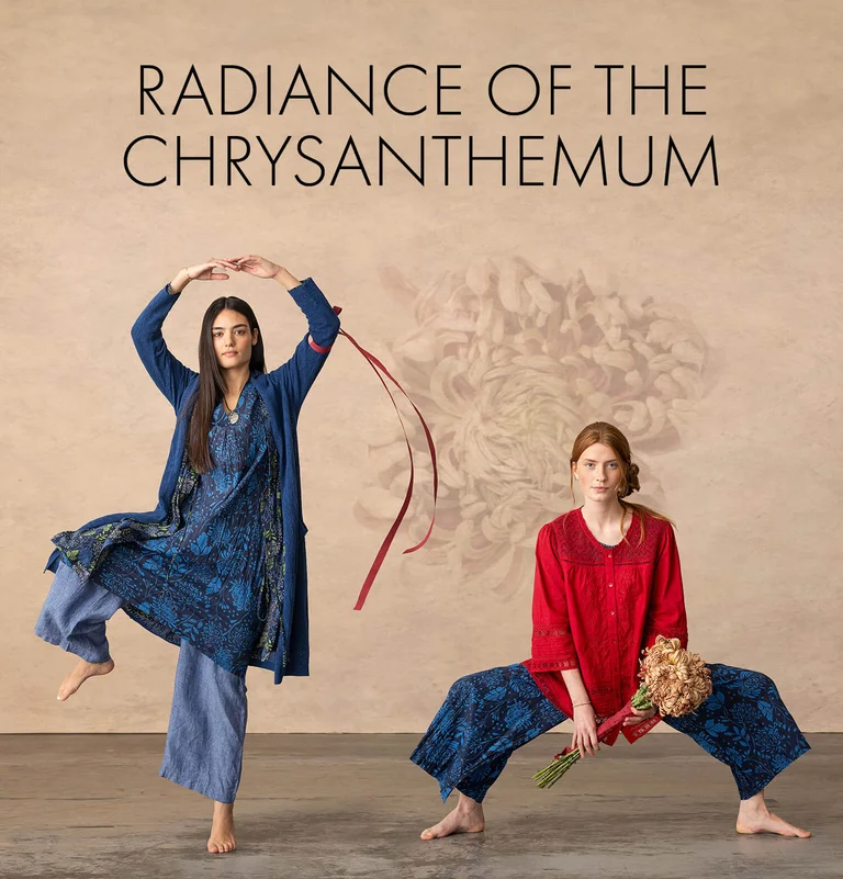 Two women wearing airy clothing from Gudrun Sjödén. 