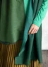 Satin-weave wool scarf (forest green One Size)