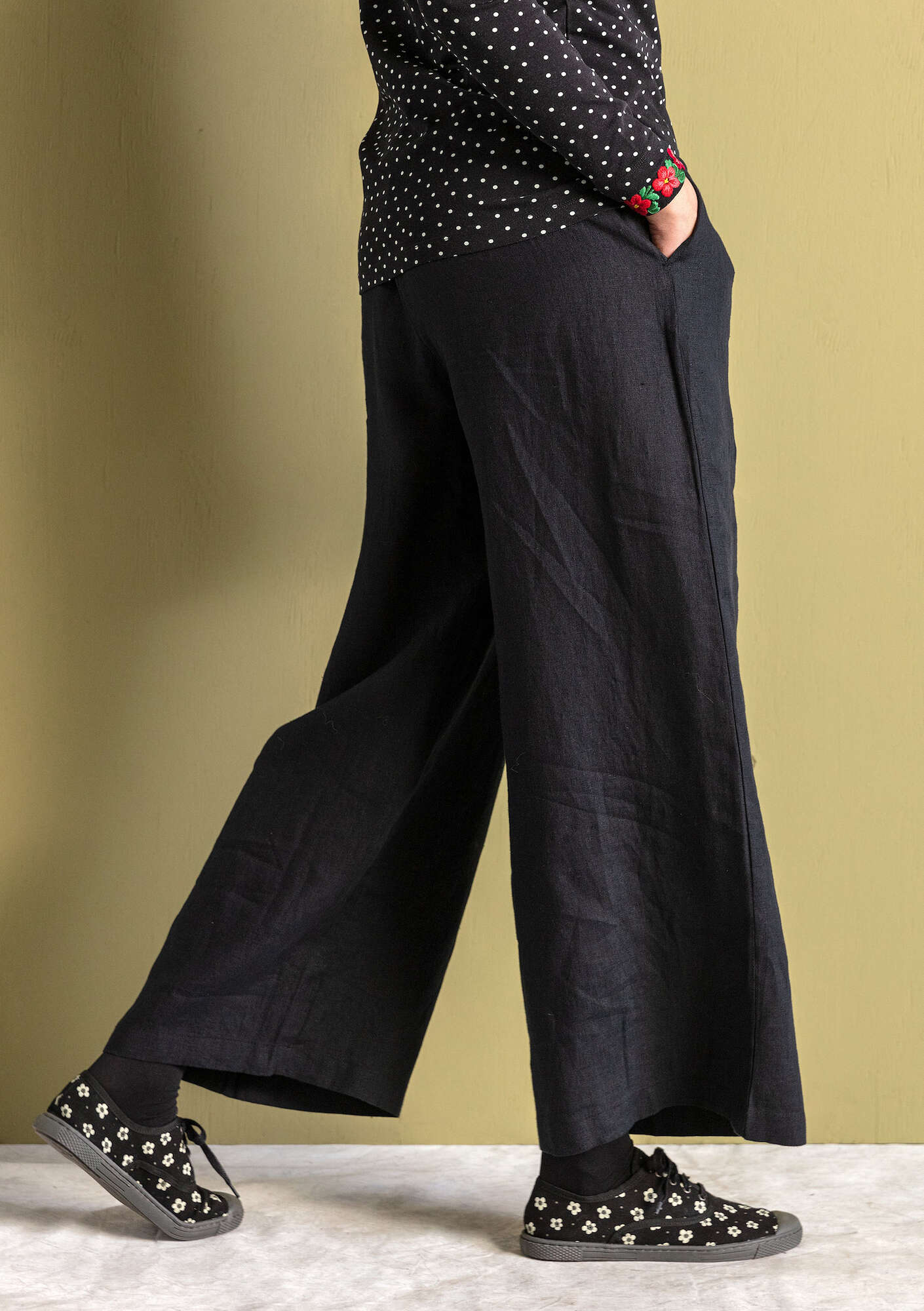“Fiona” woven linen trousers black