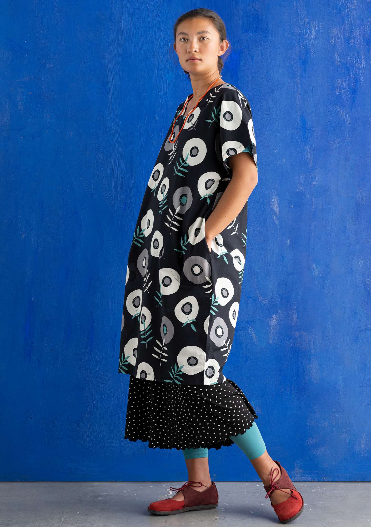 Vevd kjole «Julie» i økologisk bomull svart thumbnail