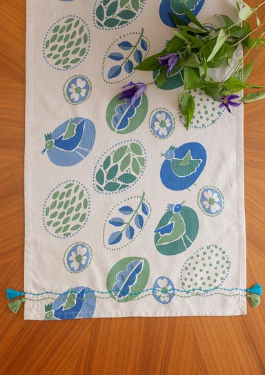 “Nest” organic cotton table runner