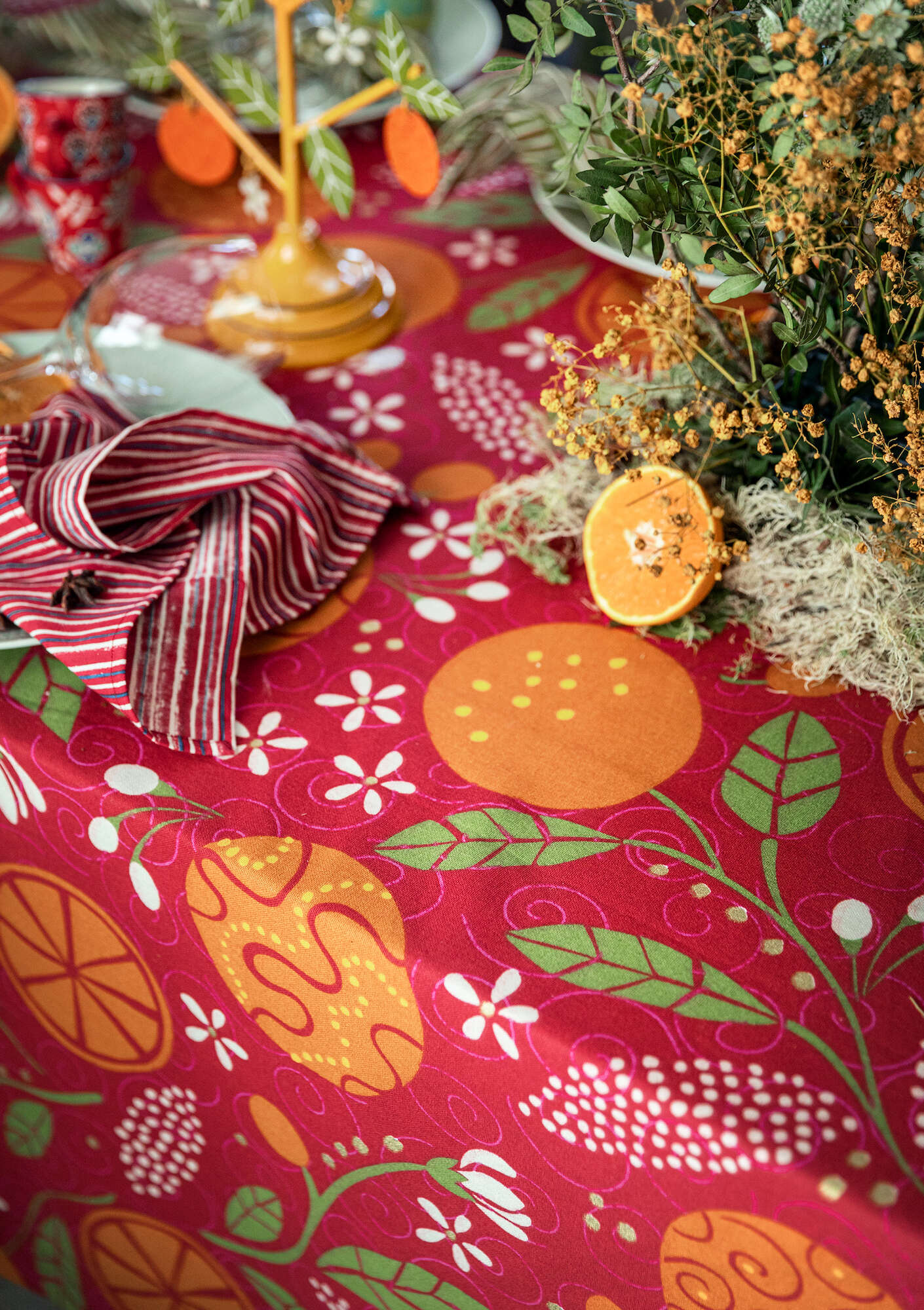 “Pomerans” organic cotton tablecloth tomato thumbnail
