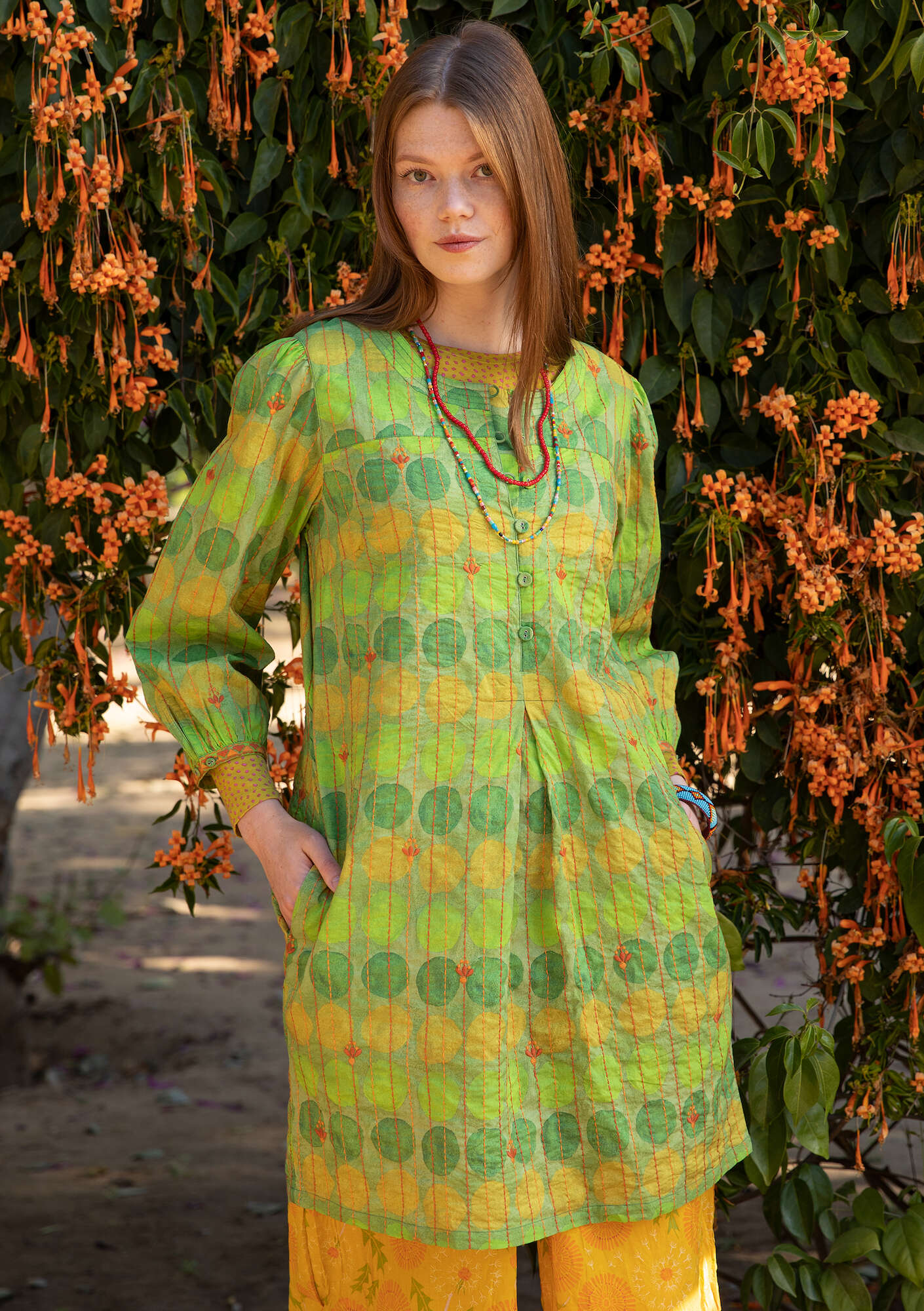 Vevd kjole «Sun» i økologisk bomull bladgrønn