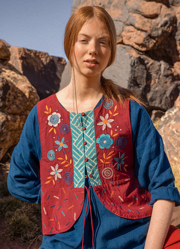 “Feather” woven vest in organic cotton