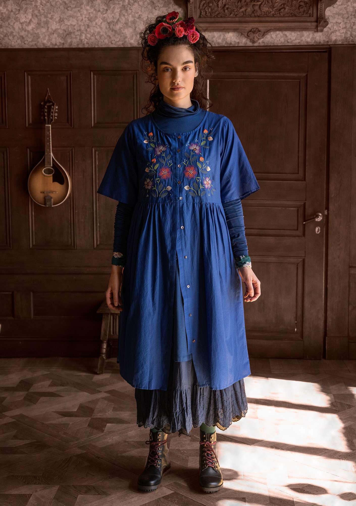 Vevd kjole «Margrethe» i økologisk bomull / silke kleinblå thumbnail