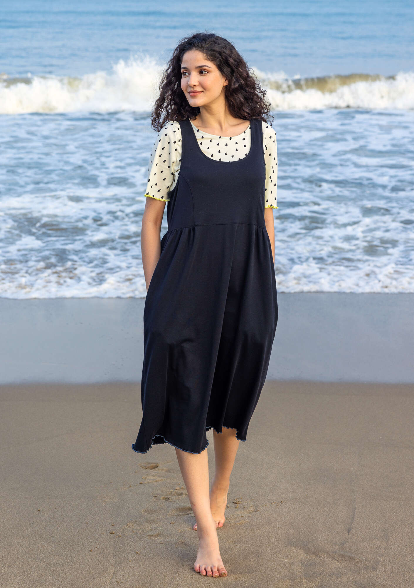 Solid-colored jersey dress in organic cotton gudrunsjoden.com