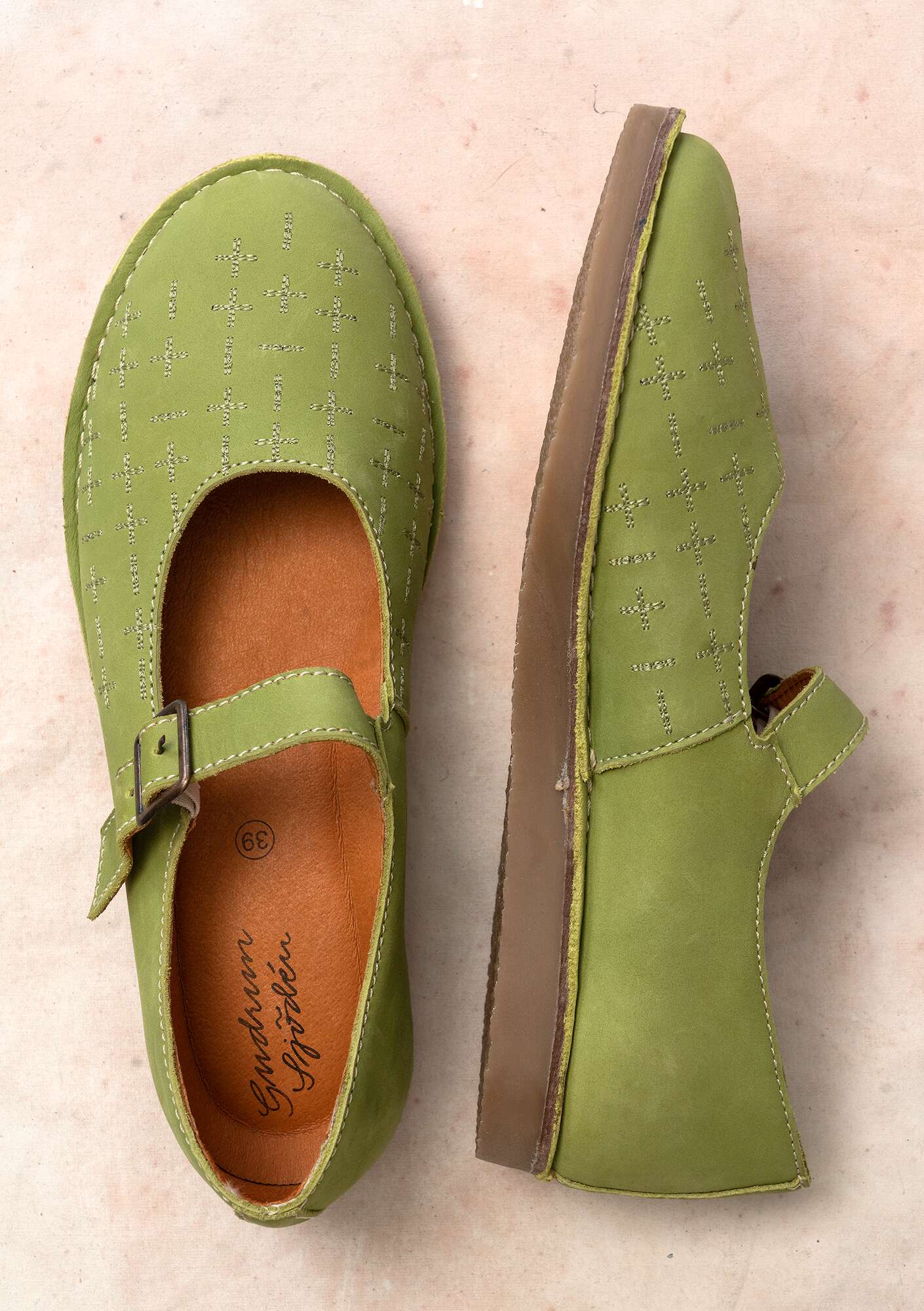 Earth nubuck strap shoes gudrunsjoden