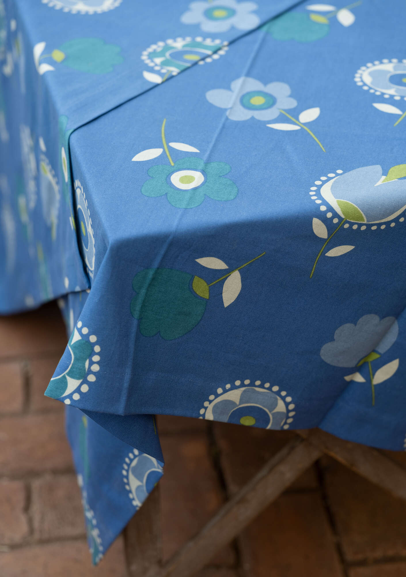 “Tulipanaros” organic cotton tablecloth flax blue thumbnail