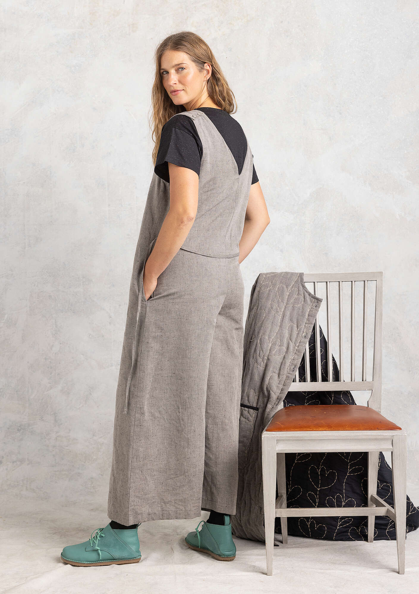 “Idun” woven overalls in organic cotton/linen iron gray thumbnail