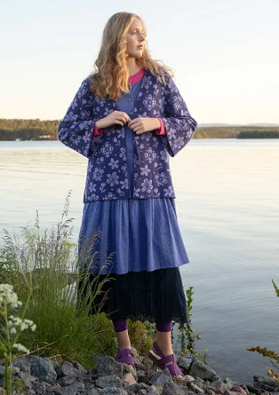 Strikkejakke «Flora-Li» i økologisk/resirkulert bomull - fiolblå