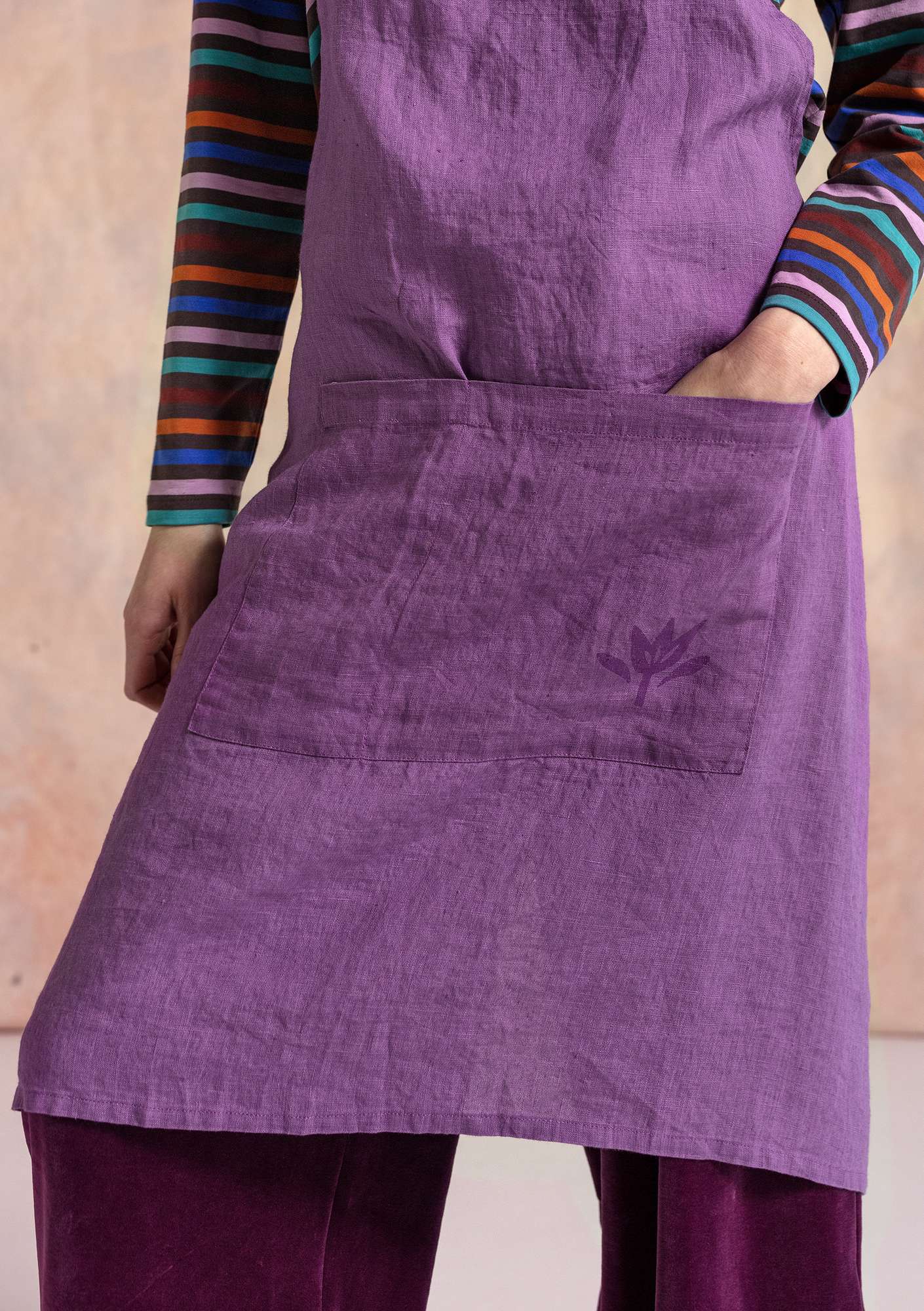 Washed linen apron heather thumbnail