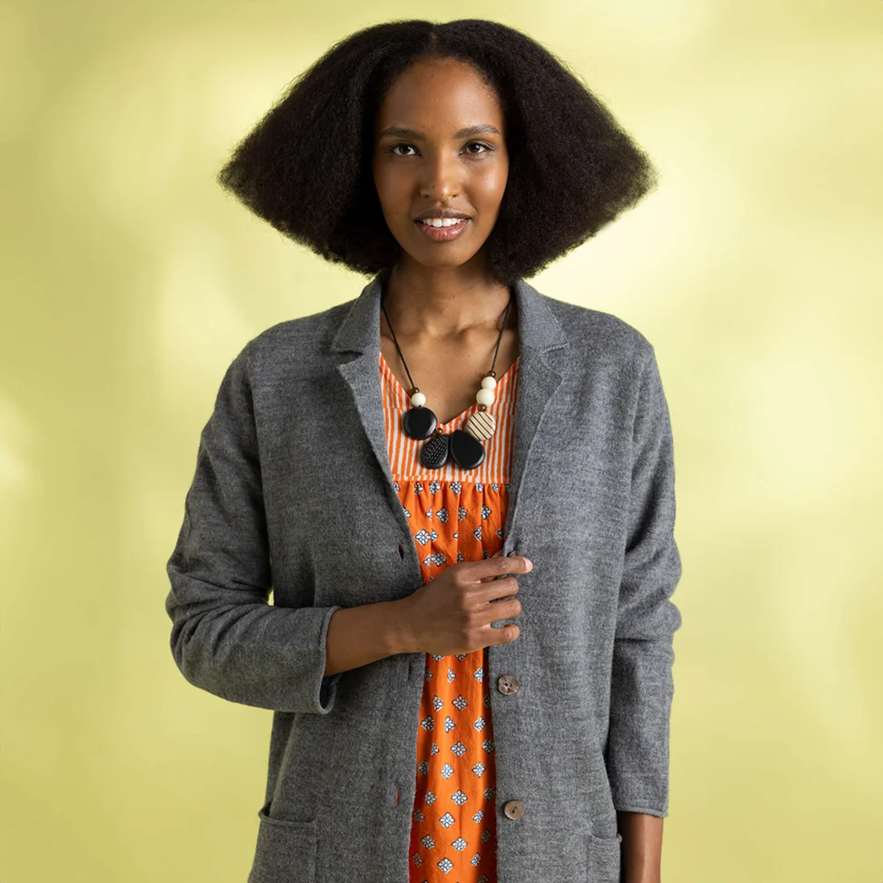 Langer Strickblazer aus gefilzter Bio-Wolle - grafit
