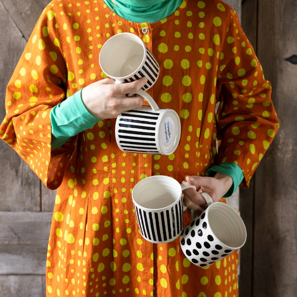 “Joy” ceramic mug - black/stripe