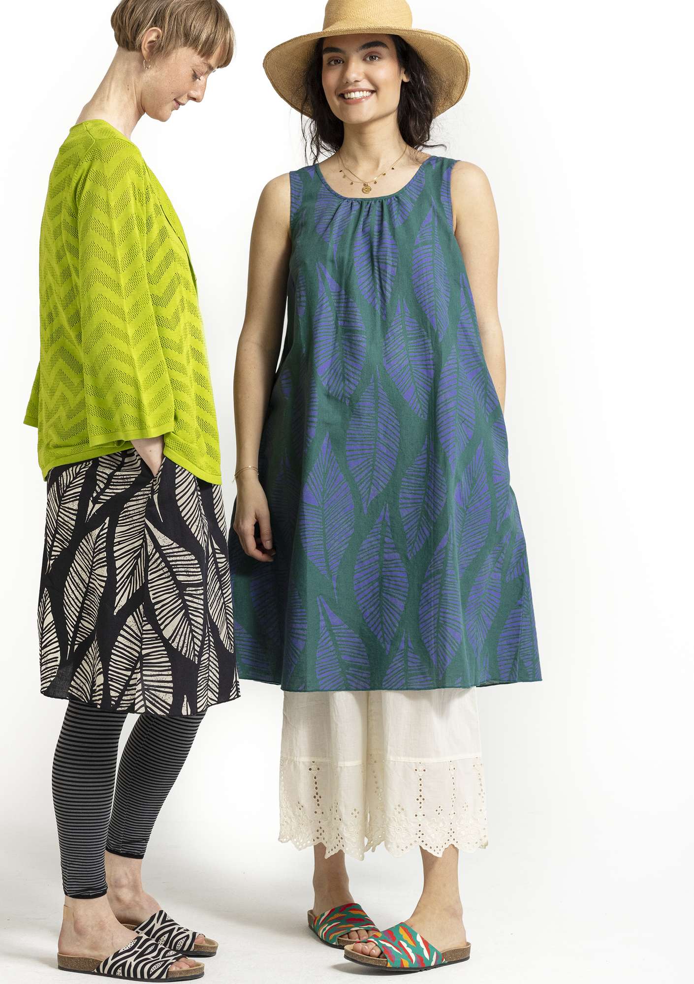 Vevd kjole «Decor» i økologisk bomull/lin påfuglgrønn thumbnail