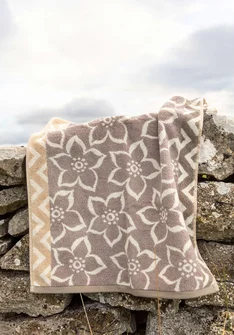 “Stars” organic cotton towel - kalksten