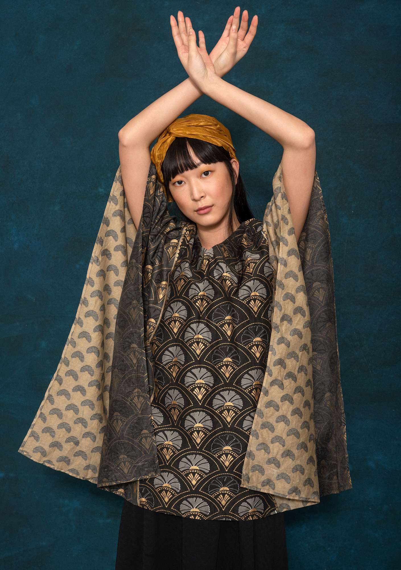 “Première” woven tunic in organic cotton/silk black thumbnail
