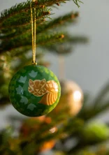“Alaska Forest” ornament in papier maché - grass green